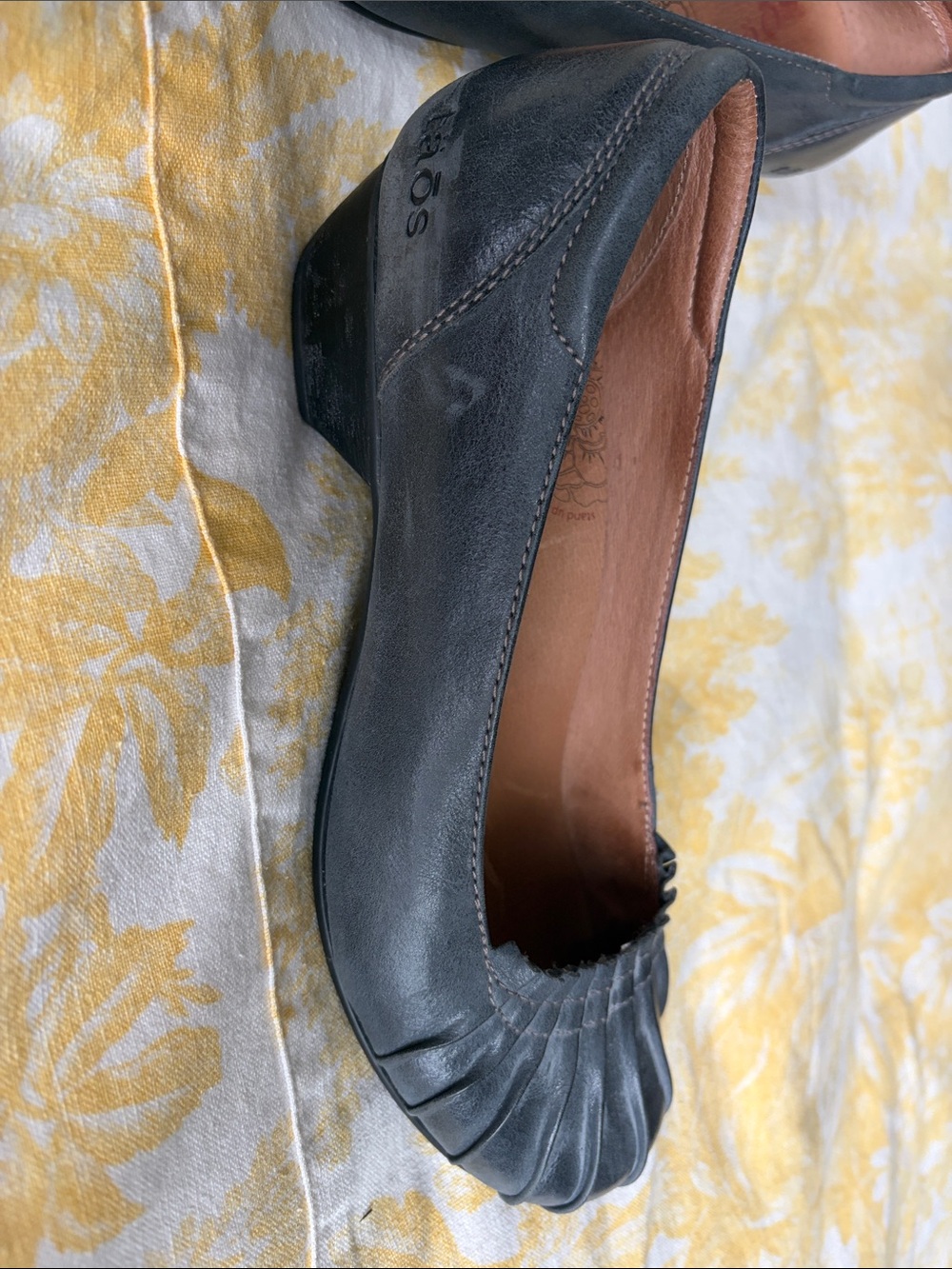 Leather Taos Pumps - Picture 4 of 11